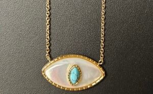 20251105_184614_1 COLLIER OEIL DE LUNE