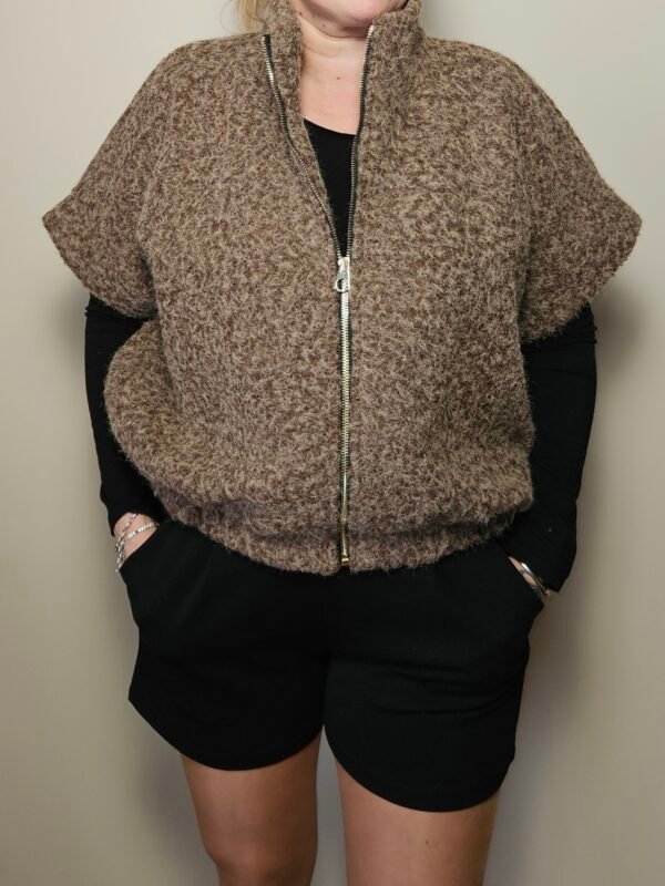 20251112_151528 VESTE NINA