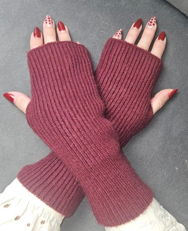 20251115_142501 MYTH' LIA